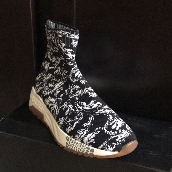 Versace shoes - Picture 2 of 4